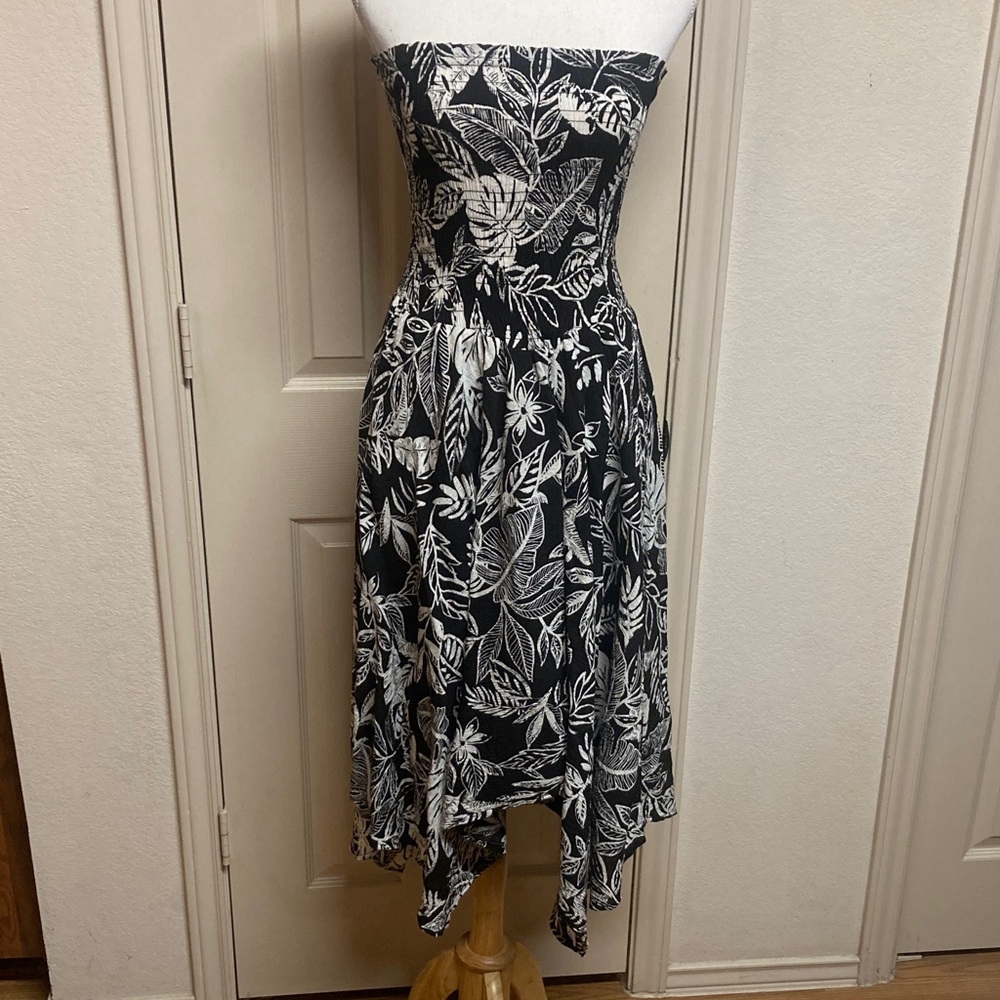 Max + Ash Strapless Tropical Leaf Print Handkerchief Hem Dress Size M